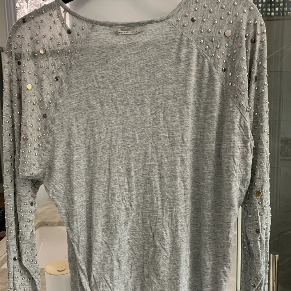 MICHAEL KORS Top with Studded Sleeves - Picture 6 of 7